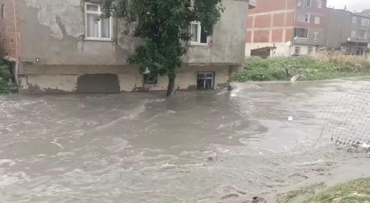 Esenyurt\'ta yine su baskınları-1