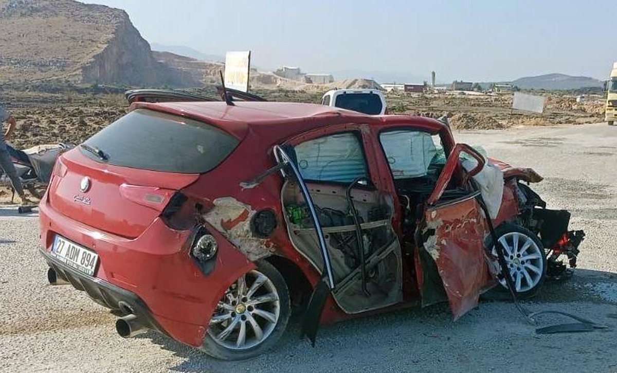 Gaziantep\'te iki ayrı trafik kazasında 1 kişi öldü, 2 kişi yaralandı