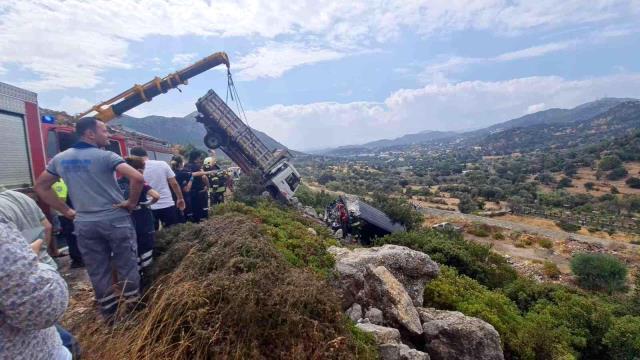 İbrahim Tatlıses'in ölümden döndüğü kaza yerinden ilk görüntüler İbrahim Tatlıses'in ölümden döndüğü kaza yerinden ilk görüntüler