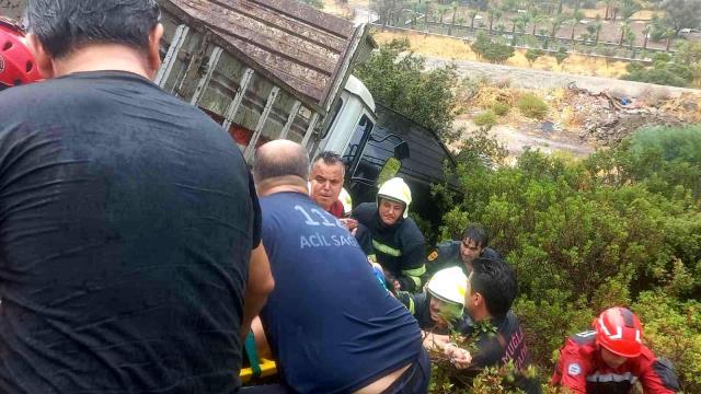 İbrahim Tatlıses'in ölümden döndüğü kaza yerinden ilk görüntüler İbrahim Tatlıses'in ölümden döndüğü kaza yerinden ilk görüntüler
