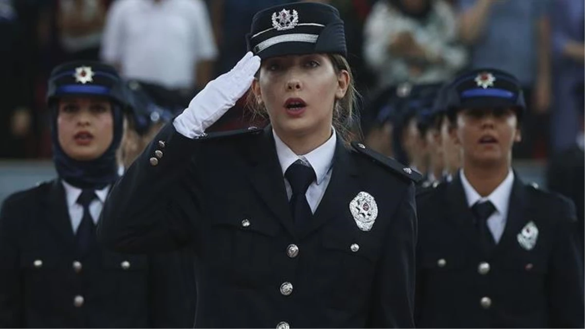 Emniyet mensuplarının kıyafet yönetmeliğinde değişiklik: Kadın polislerle ilgili "makyaj, saç modelleri ve renklerinde abartıya kaçamaz" maddesi...