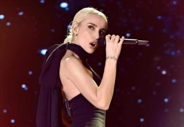 İmam hatip çıkışıyla Twitter'ın gündemine oturan Gülşen'e tepki yağıyor: Tutuklansın İmam hatip çıkışıyla Twitter'ın gündemine oturan Gülşen'e tepki yağıyor: Tutuklansın