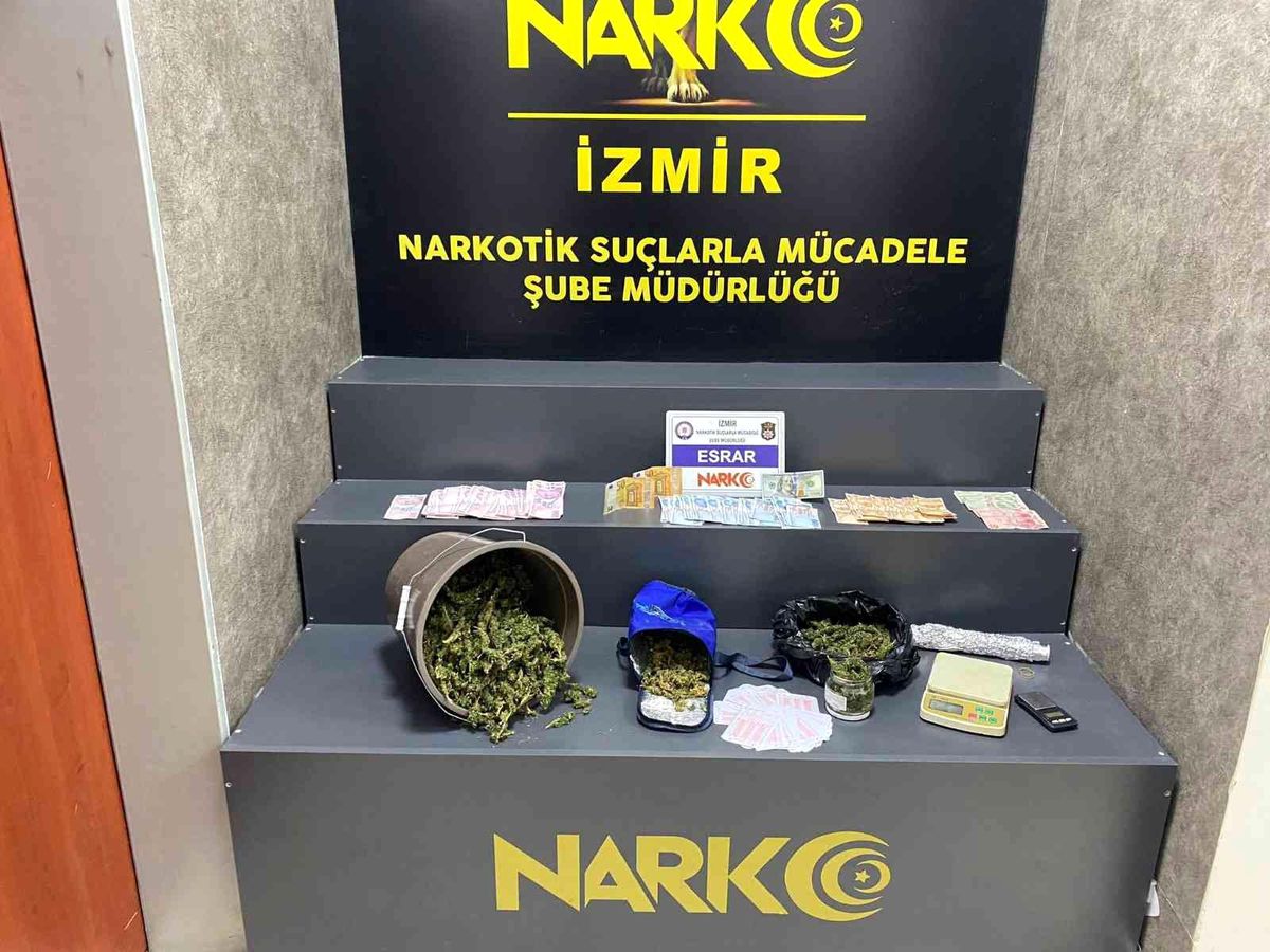 İzmir\'de evinde uyuşturucu ele geçirilen kişi tutuklandı