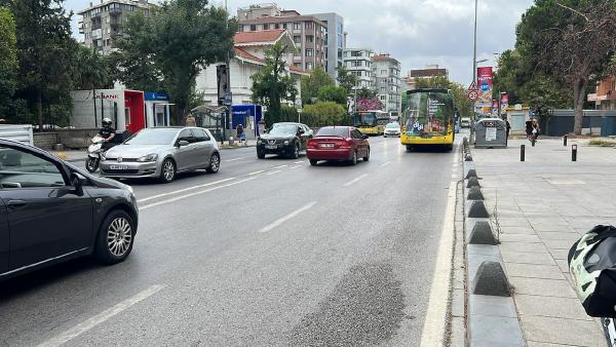 KADIKÖY\'DE YOLUN KARŞISINA GEÇERKEN TAKSİNİN ÇARPTIĞI YAYA YARALANDI