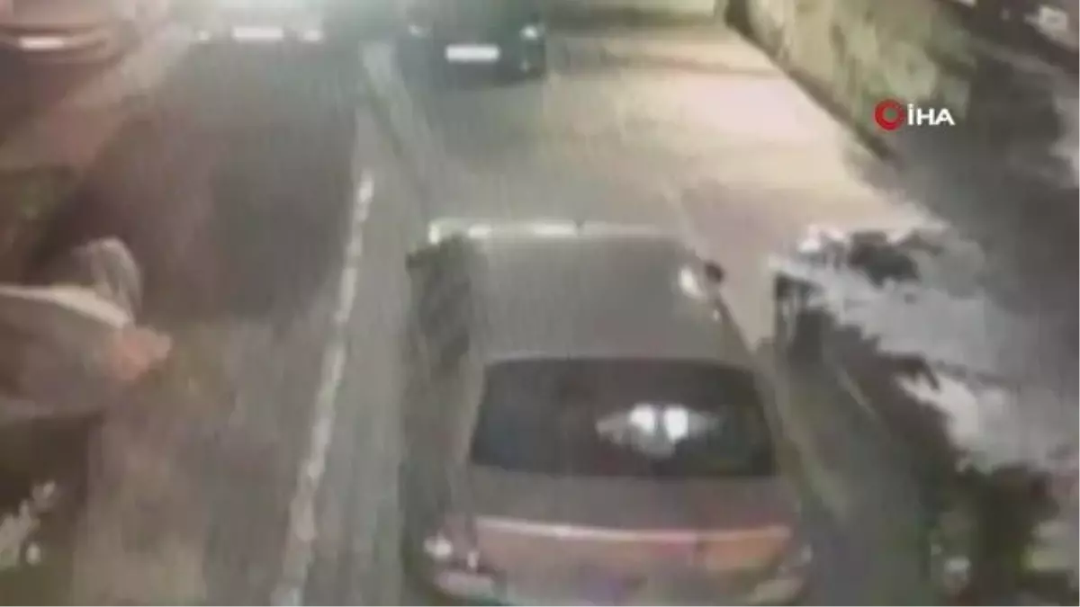 Kartal'da 3 dakikada 65 bin TL değerindeki motosikleti çalıp kaçtılar