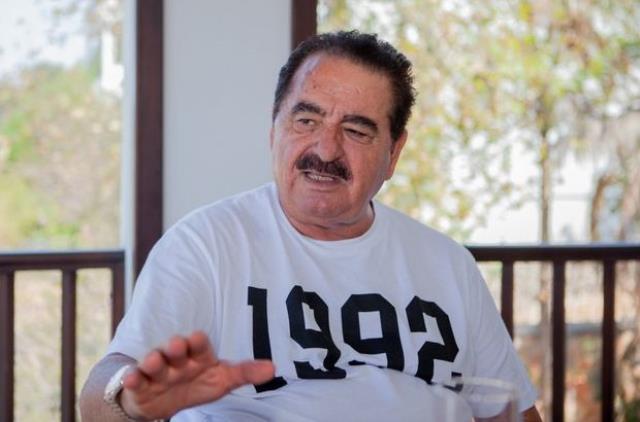 Kaza geçiren İbrahim Tatlıses'i yanmaktan vatandaşlar kurtardı Kaza geçiren İbrahim Tatlıses'i yanmaktan vatandaşlar kurtardı