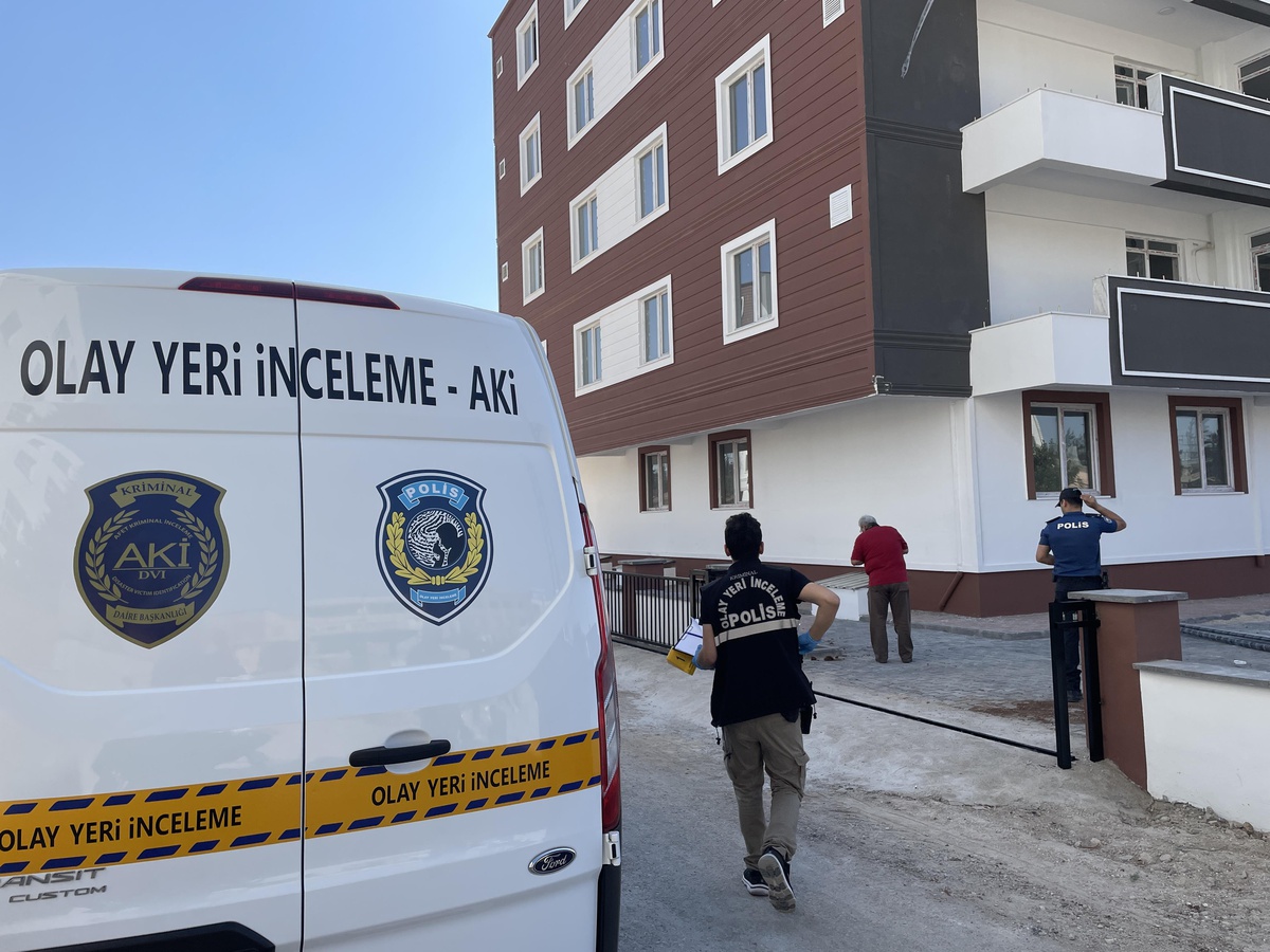 Kilis\'te çalıştığı inşaattan düşen çocuk ağır yaralandı