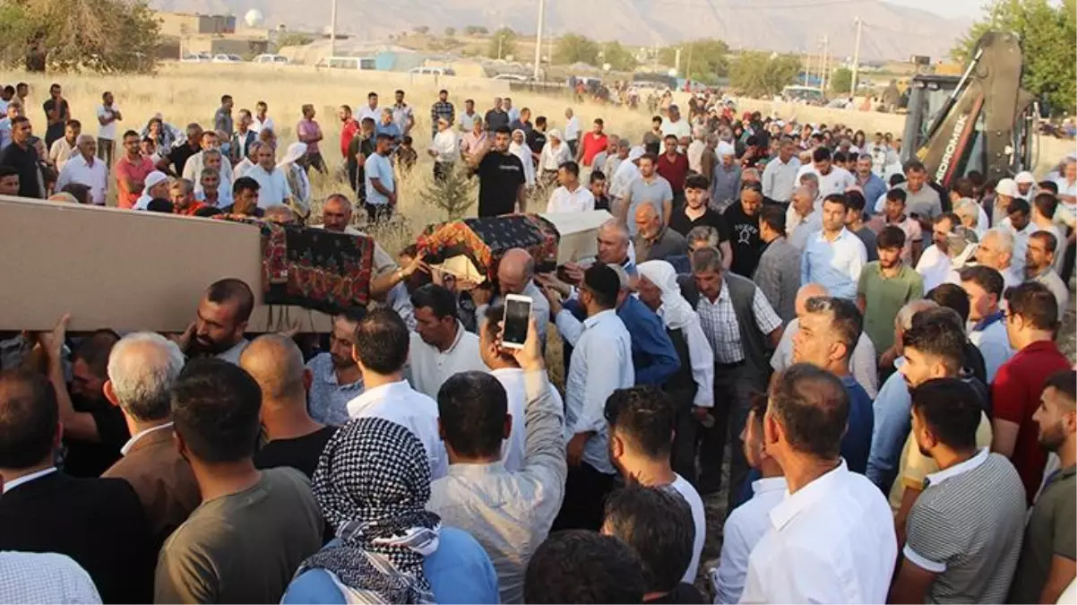 Şırnak'ta kocası tarafından katledilen anne ile 3 kızı, gözyaşları içinde son yolculuklarına uğurlandı