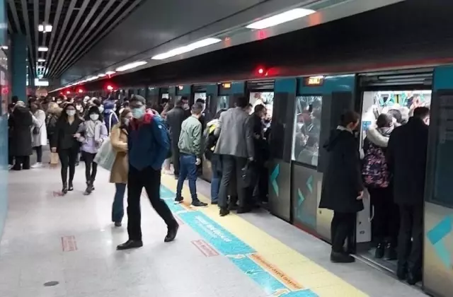 Marmaray'da 26 Ağustos'tan itibaren hafta sonu seferleri saat 01.30'a kadar uzatılacak