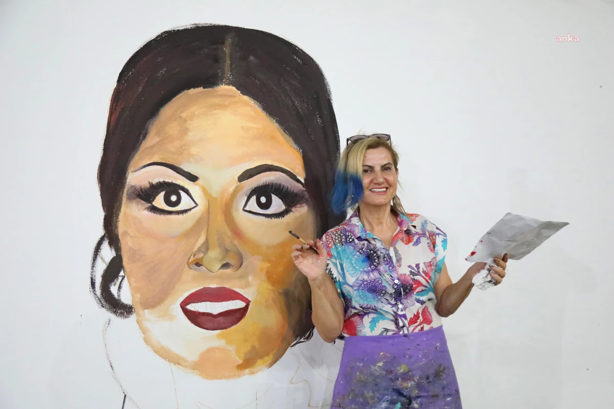Mezitli Yazlık Sineması\'nın Duvarları Usta Sanatçıların Resimleriyle Donatıldı