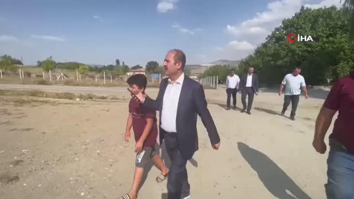 Milletvekili Can, 9 yaşındaki çocuğun futbol sahası isteğini kırmadı