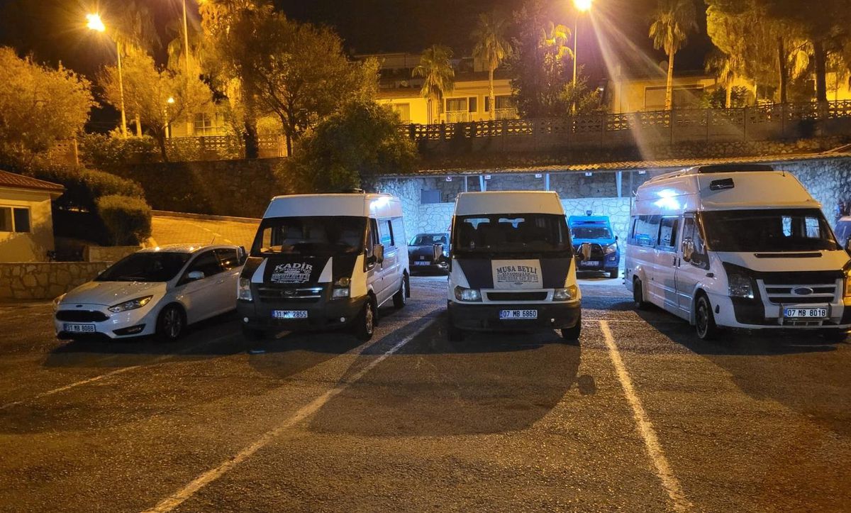 Fethiye\'de 92 düzensiz göçmen yakalandı, 5 şüpheli gözaltına alındı