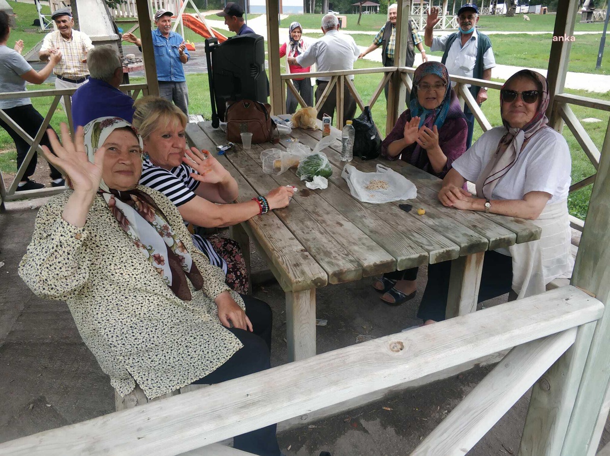Odunpazarı Belediyesi İleri Yaştaki Yurttaşlar İçin Piknik Düzenledi