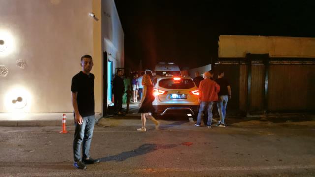 Ölümden dönen İbrahim Tatlıses, iki ayağı sargılı şeklinde sahneye çıktı
