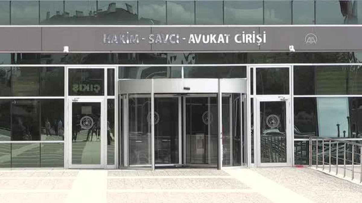 ÖNDER İmam Hatipliler Derneği üyeleri şarkıcı Gülşen\'in ifadelerini kınadı