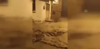 Bursa'da sağanak nedeniyle su baskınları meydana geldi