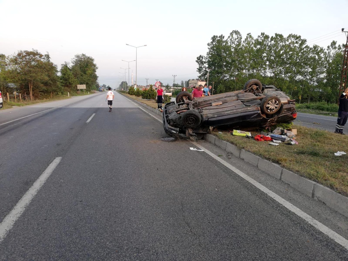 Samsun\'da otomobil takla attı: 4 yaralı