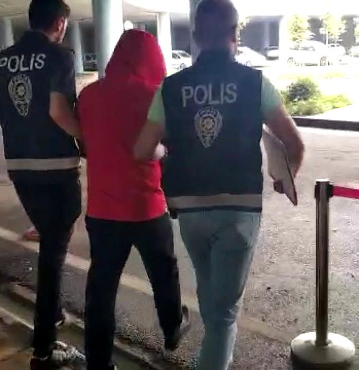 Sancaktepe\'de tartıştığı akrabasını bıçaklayan saldırgan yakalandı