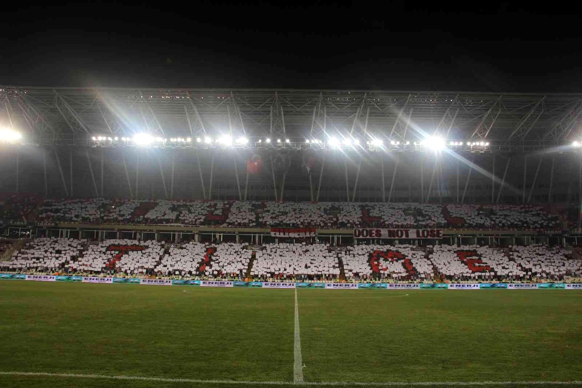 Sivasspor taraftarlarından koreografi