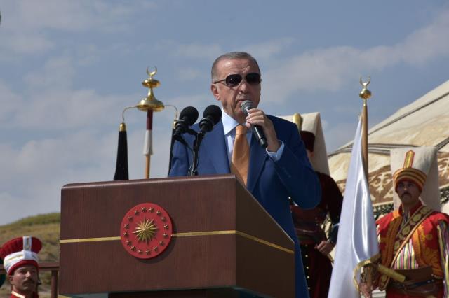 Son dakika! Erdoğan'dan Rusya'nın harekat restine yanıt: Bize parmak sallayanların samimiyetsiz ifadelerini dikkate almıyoruz Son dakika! Erdoğan'dan Rusya'nın harekat restine yanıt: Bize parmak sallayanların samimiyetsiz ifadelerini dikkate almıyoruz