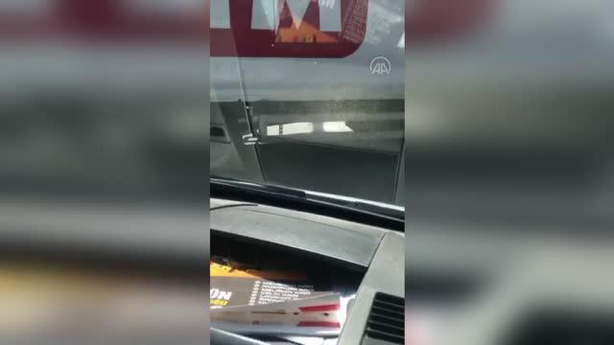 Yalova\'da yolun karşısına geçerken tırın altında kalan kadın yaralandı