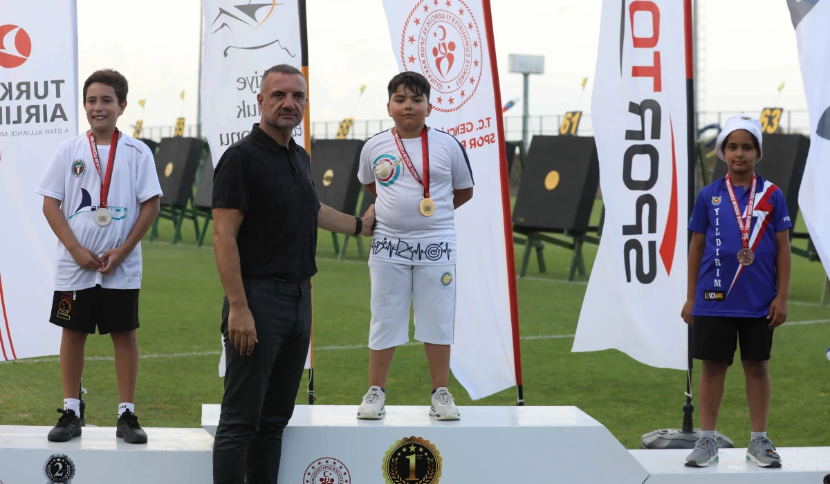 Zafer Haftası Minikler Okçuluk Türkiye Şampiyonası, Samsun\'da başladı