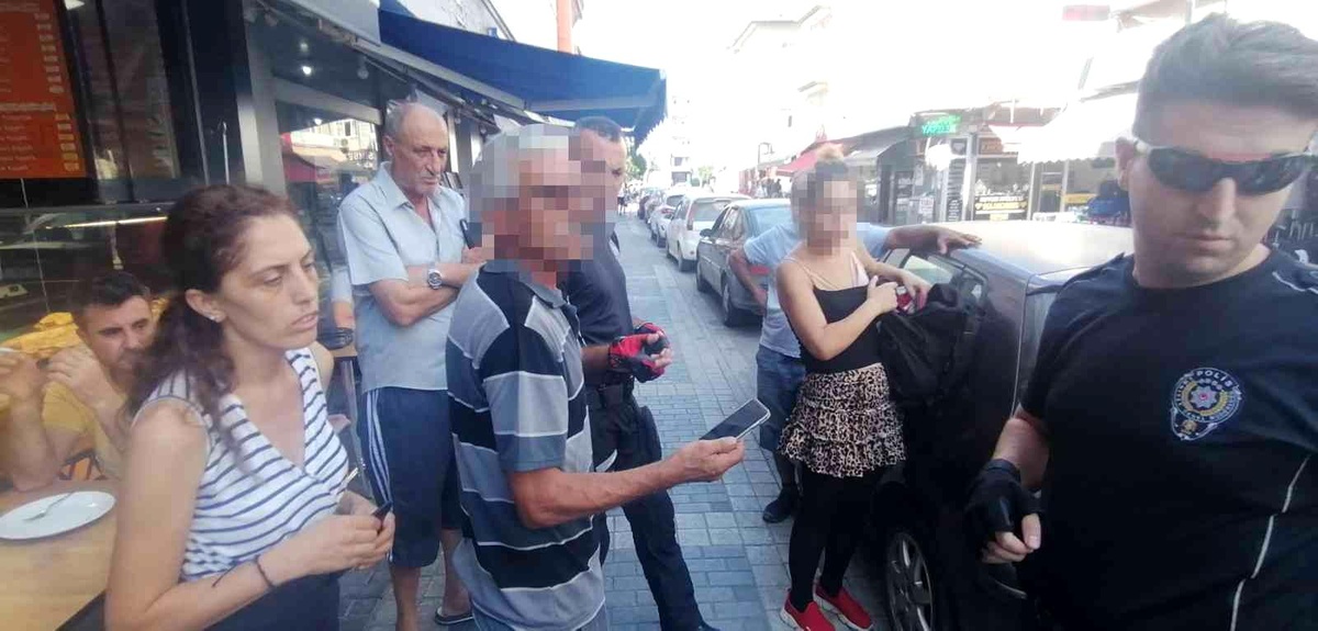"Acil görüşme yapmam lazım" diyerek aldığı telefonla ortadan kayboldu