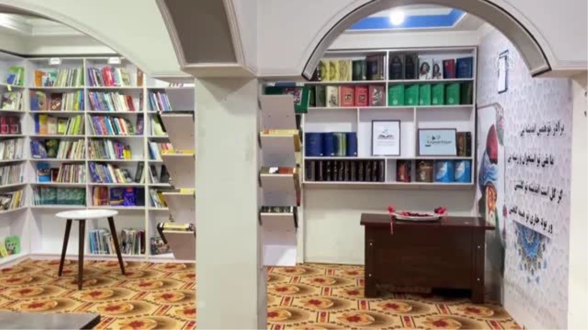 Afgan kadınlar eğitimden mahrum hemcinslerine umut olmak için kütüphane kurdu