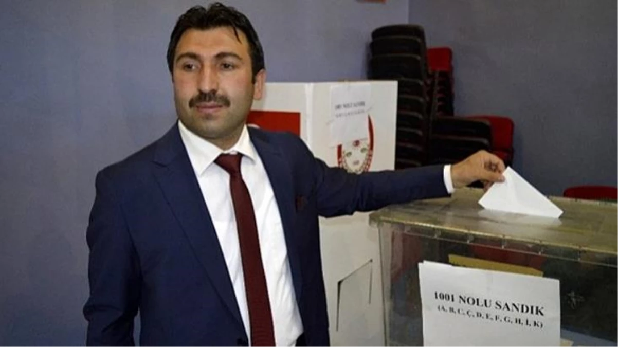AK Partili ilçe başkanı Mehmet Nuri Yıldız müstehcen görüntülerinin ortaya çıkmasının ardından istifa etti