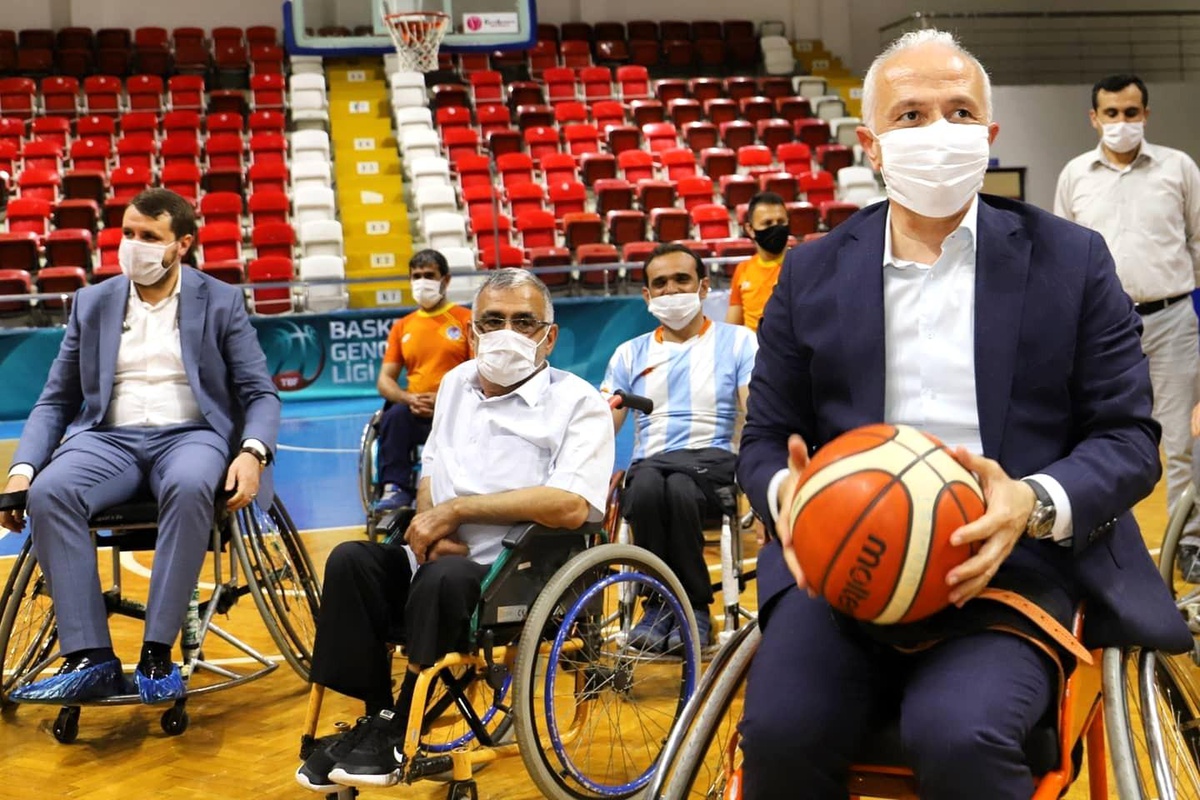 Akdeniz Belediye Spor Kulübü Tekerlekli Sandalye Basketbol Takımı 2. Lig\'de
