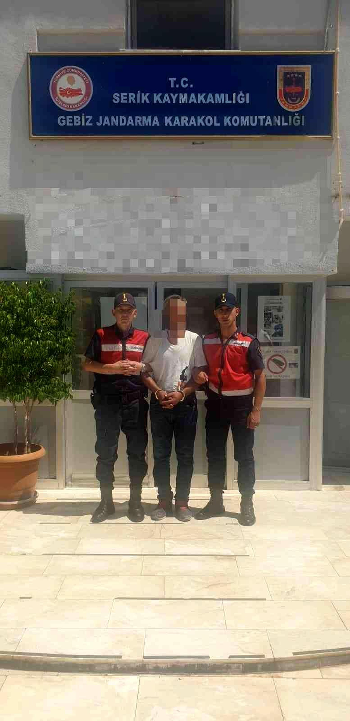Antalya\'da 31 ayrı suç kaydı bulunan şahıs, baba evinde yakalandı