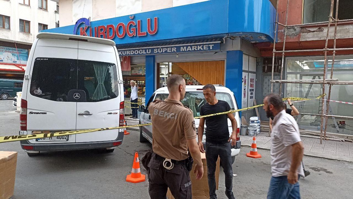 Artvin\'de silahla yaralama güvenlik kamerasına yansıdı