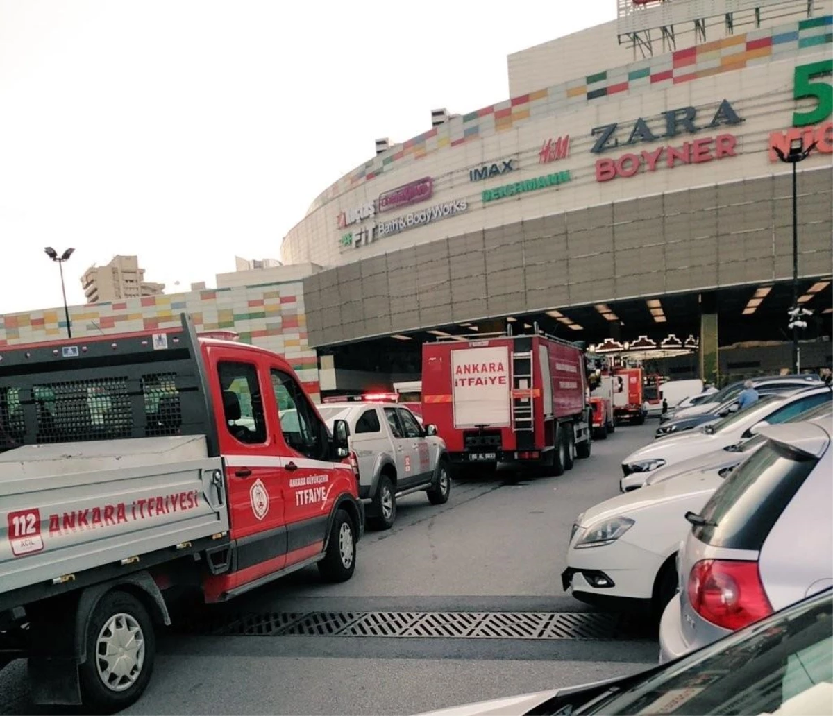 Ankara\'da bir AVM\'de kola tankının patlaması paniğe neden oldu