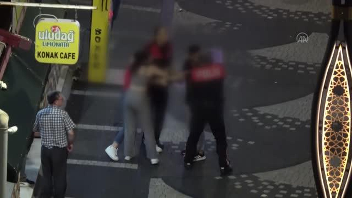 Balıkesir\'de polise saldıran kişi gözaltına alındı
