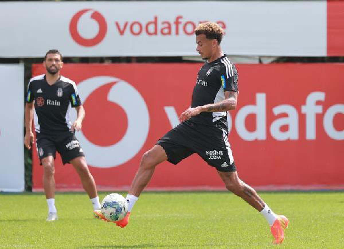 Beşiktaş\'ta Dele Alli takımla ilk idmanına çıktı