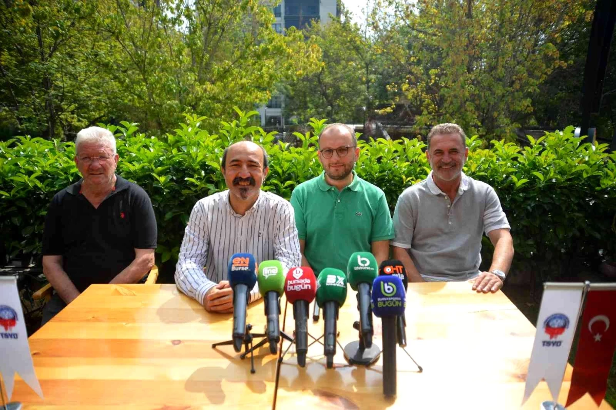 Bursaspor\'da Tahsin Tam, İsmail Ertekin ve yönetici Mehmet Zahit Yanar konuştu