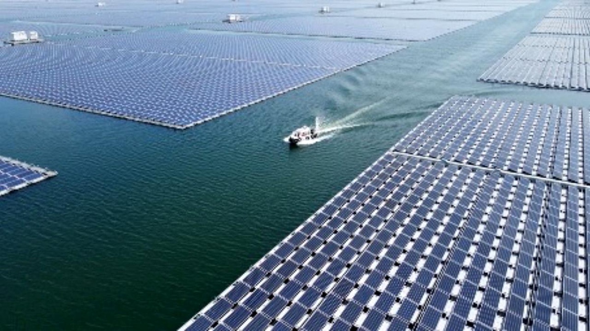 Çin\'deki Maden Çöküntü Alanları Yüzen Pv Elektrik Santraline Dönüştü