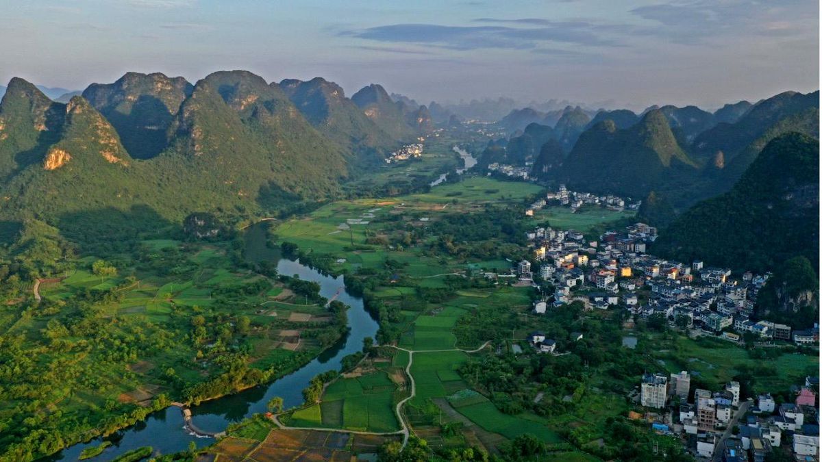 Fotoğraf: Çin\'deki Yulong Nehri Manzarasıyla Dikkat Çekiyor