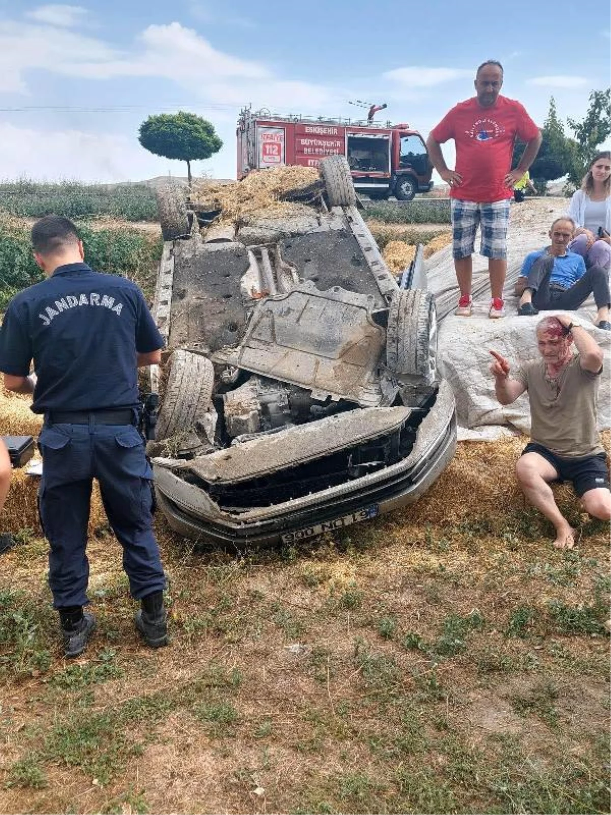 Eskişehir\'de ters dönen araçtaki 3 kişi yaralandı
