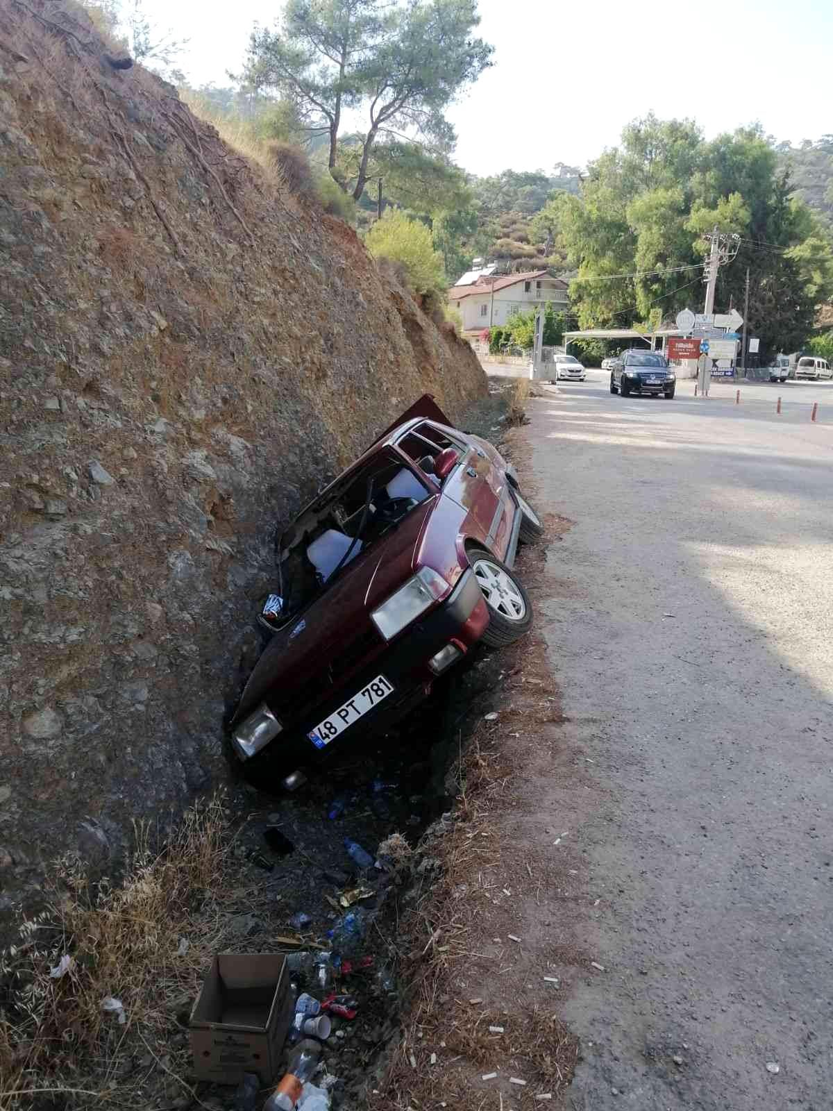 Fethiye\'de drift yaparken kaza yapan aday sürücüye 9 bin 556 lira para cezası