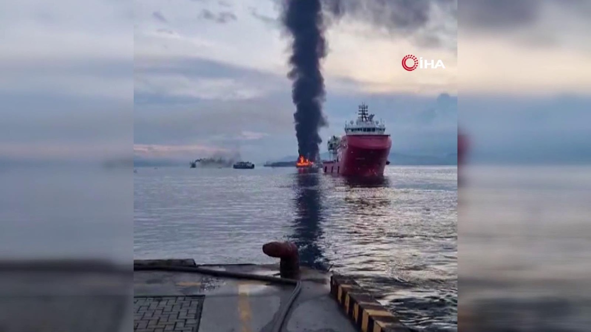 Filipinler\'de 82 kişinin bulunduğu feribotta yangın