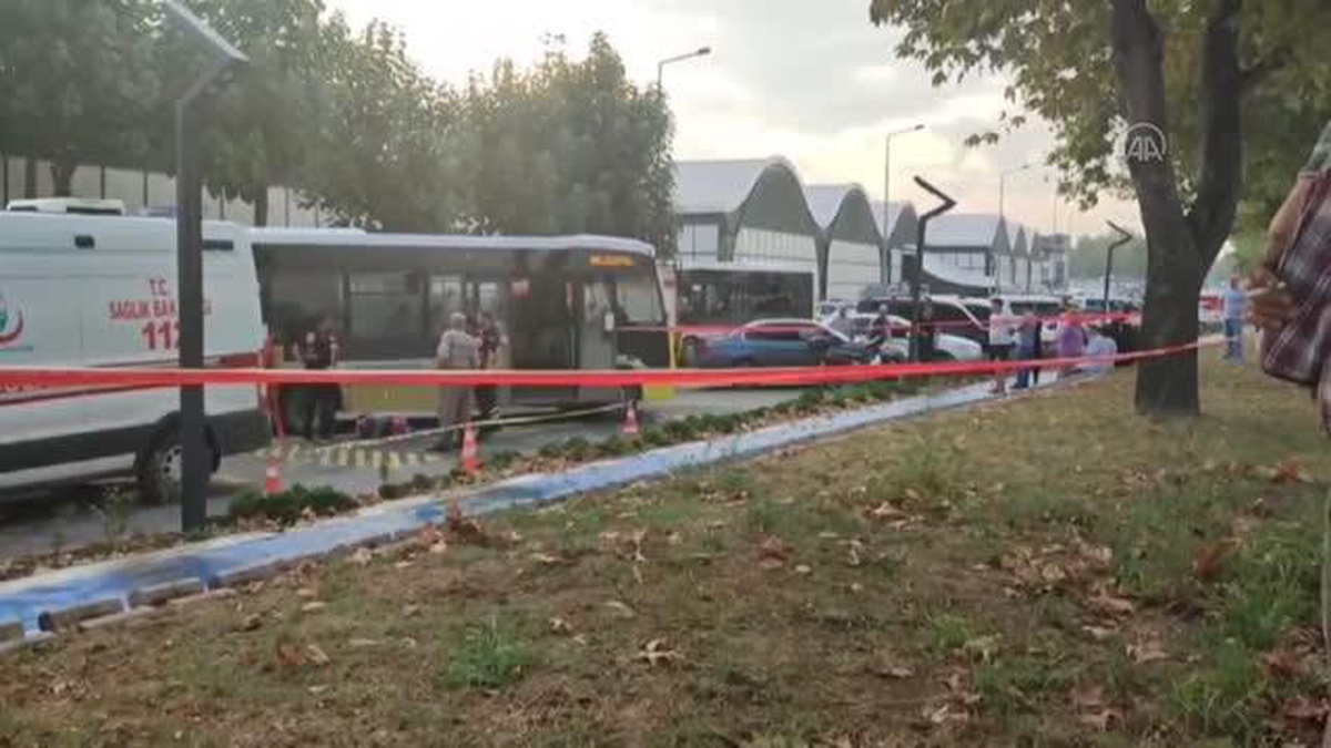Bursa\'da halk otobüsünün çarptığı bisikletli çocuk hayatını kaybetti