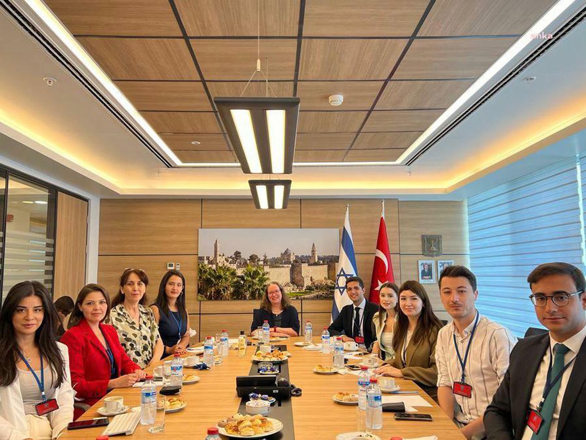İsrail\'in Ankara Büyükelçiliği Maslahatgüzarı Irıt Lıllıan\'dan, "Büyükelçi" Açıklaması: "Ameliyatınızı, Siyasi Olarak Atanmamış Bir Cerrahın...