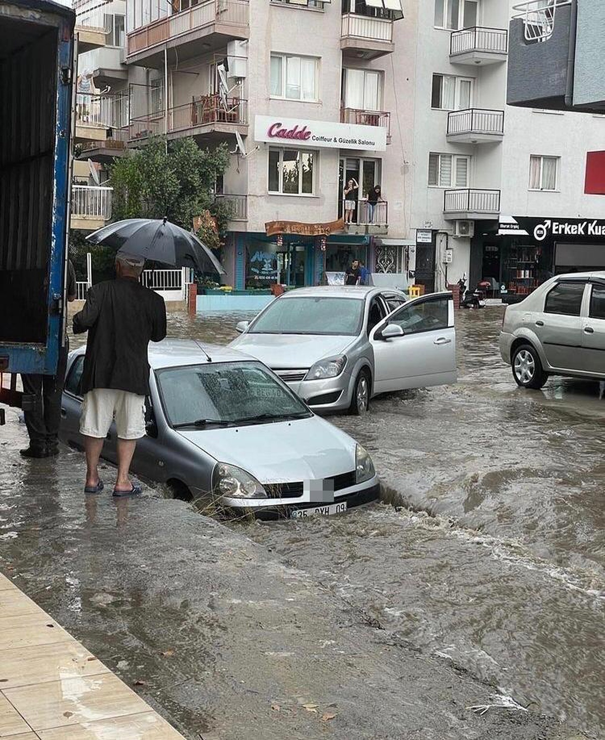 İzmir\'de metrekareye 35,4 kilogram yağış düştü