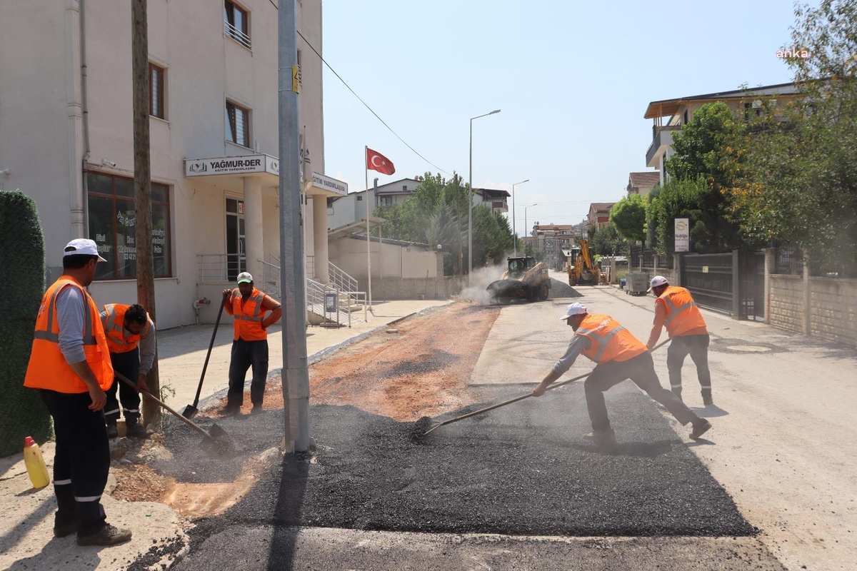 İzmit Belediyesi\'nden Yol Yenileme Çalışması