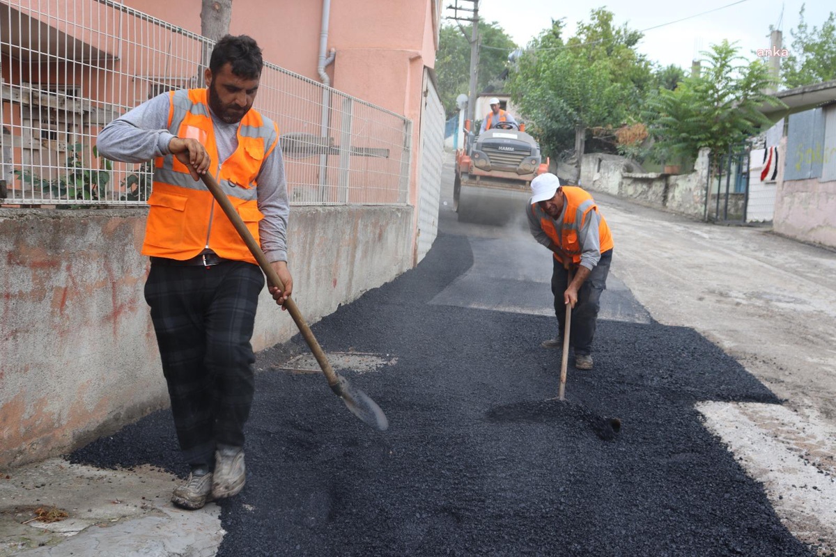 İzmit Belediyesi, Tavşantepe\'de Deforme Olan Yolları Onarıyor