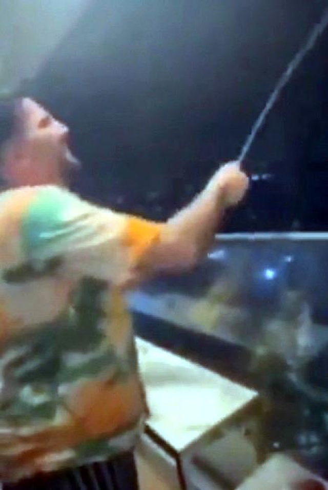 Son dakika haberleri! Kartal'da şişe fırlatıp ateş açan İranlı şahıs hakkında sınır dışı kararı Son dakika haberleri! Kartal'da şişe fırlatıp ateş açan İranlı şahıs hakkında sınır dışı kararı