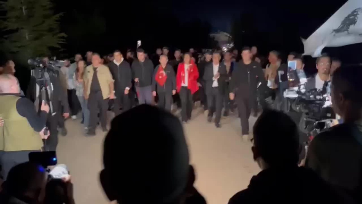 Kılıçdaroğlu ve Uysal Büyük Taarruz\'un 100. Yıl Dönümünde Zafer Yolu Yürüyüşü\'ne Başladı
