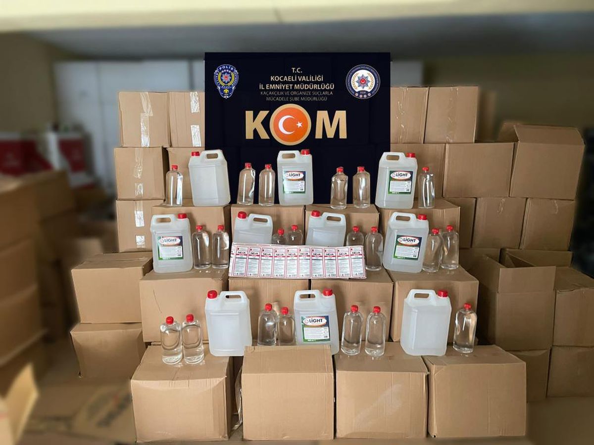 Kocaeli\'de 4 bin 225 litre etil alkol ele geçirildi