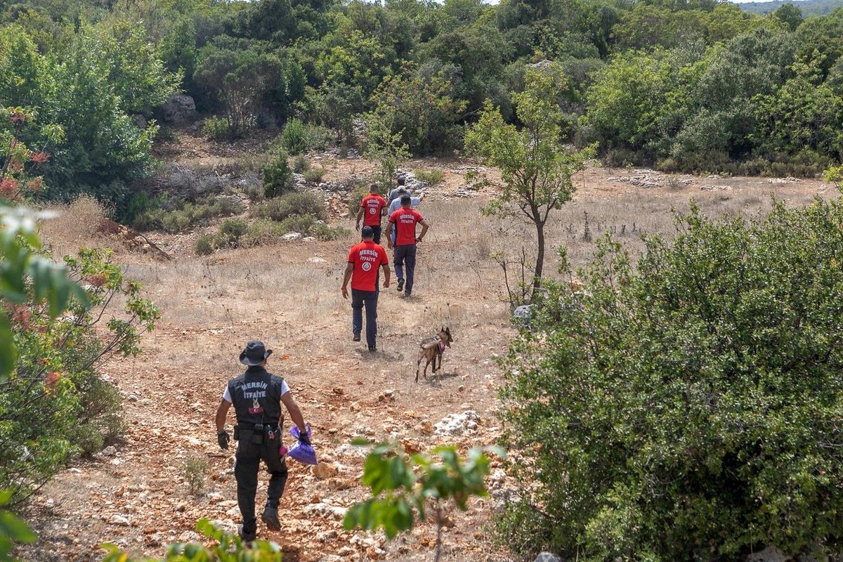 Mersin\'deki kayıp kadın evinden 3 kilometre mesafede bulundu